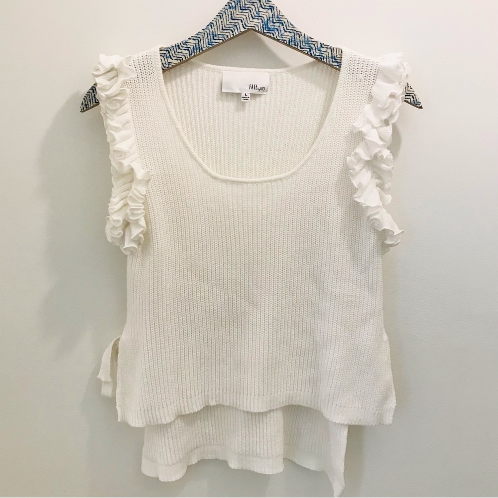 Fate by LFD Ruffle Trim Sweater Tank large white knit